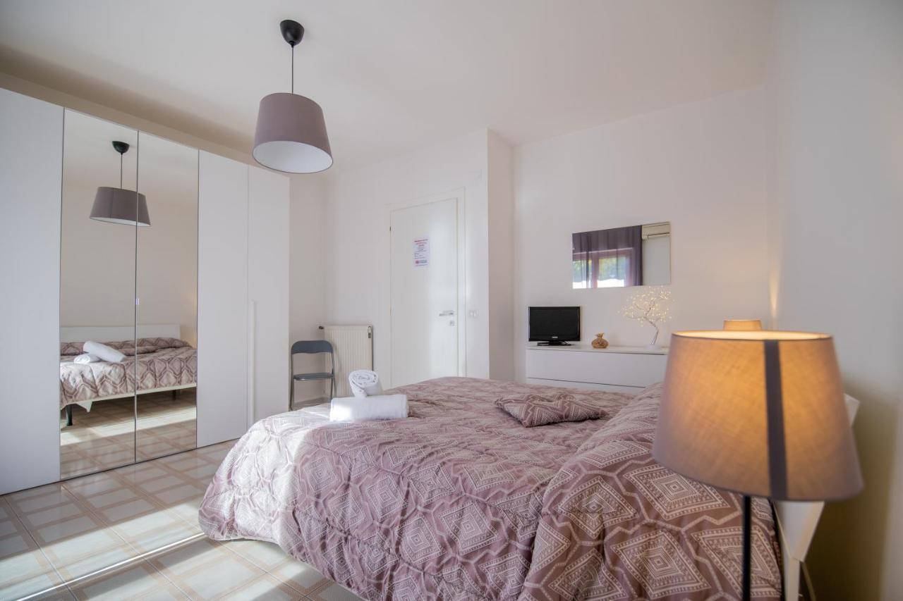 B&B A Casa Di Amici Касерта Екстериор снимка