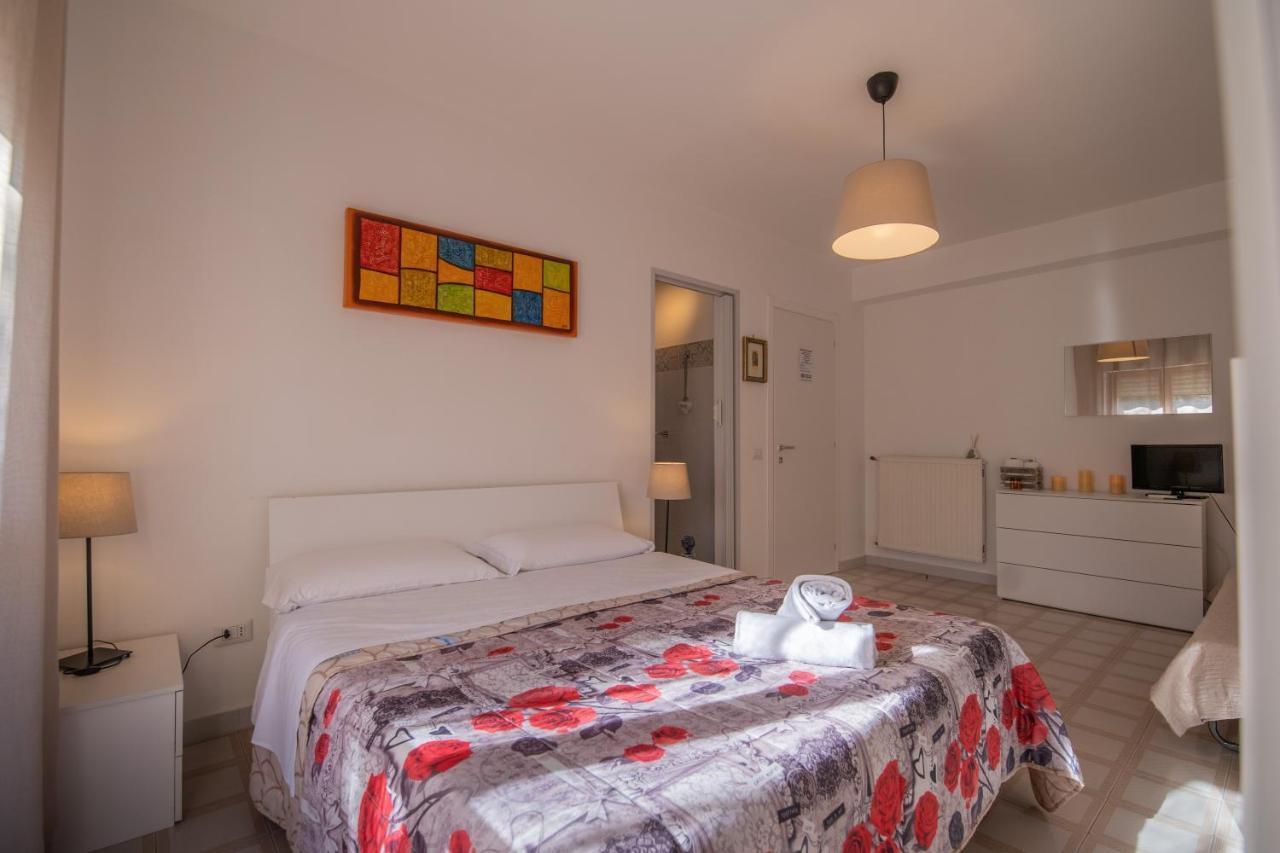 B&B A Casa Di Amici Касерта Екстериор снимка